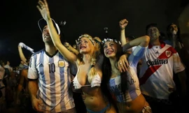 CĐV Argentina đã hành quân sang Brazil để cổ vũ đội nhà.
