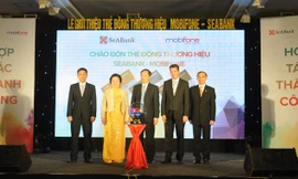 Công bố thẻ đồng thương hiệu MobiFone - SeABank VISA