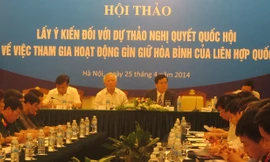 Góp ý dự thảo Nghị quyết của Quốc hội về việc Việt Nam tham gia hoạt động gìn giữ hòa bình của LHQ. Ảnh: Trúc Quỳnh