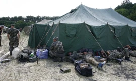 Binh sỹ Ukraine gần biên giới Nga.