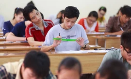 Thí sinh chuẩn bị làm bài thi. Ảnh minh họa