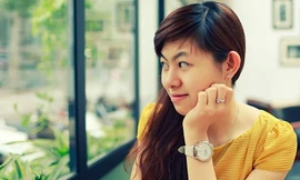 Cô bộ đội xinh đẹp và tình yêu với nước Nga