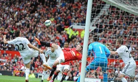 M.U-Swansea (1-2): Van Gaal nếm trái đắng ngày khai mạc