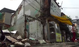 Nín thở sống trong những ngôi nhà chờ sập giữa Hà thành