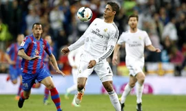 Varane quyết định gia hạn với Real Madrid