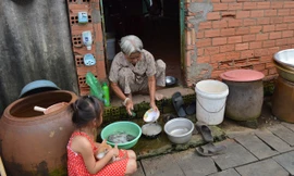 “Nhắm mắt” dùng nước sông ô nhiễm