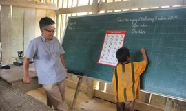 Giáo sư Ngô Bảo Châu 'đứng lớp' ở bản vùng cao