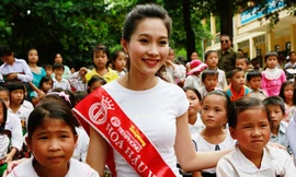 Thí sinh đăng quang hoa hậu có bị ràng buộc với ban tổ chức?