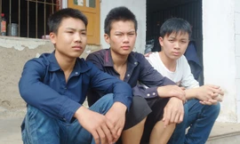  Các "thủ phạm" cướp mũ từ trái qua: Hùng, Thịnh, Lộc