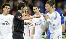 Truất quyền thi đấu Ronaldo, trọng tài lĩnh án 3 trận