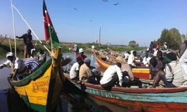 “Đổi tình lấy cá” rất phổ biến tại các khu vực đánh bắt cá ở Kenya. Ảnh: BBC