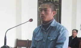 Trần Tuấn Hoàng tại tòa. ẢNh; Tri thức trẻ