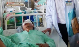 Hành khách bị ném đá hỏng mắt, gãy sống mũi