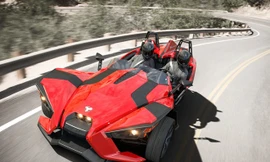 Polaris Slingshot – mô tô 3 bánh kiểu dáng hầm hố
