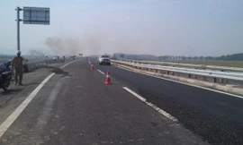 Đưa cao tốc vào khai thác dù biết trước lún nứt