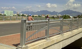 Thi thể nam thanh niên được phát hiện trên cầu 