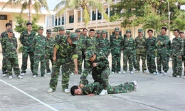 Lính biên phòng thi điều lệnh, võ thuật