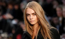 Siêu mẫu Cara Delevingne bị tung ảnh nóng trong đợt thứ ba này. Nguồn: RT