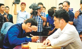 Phan Lưu Thế Sơn từng được trao cơ hội làm lại sau cú đá phản lưới nhà ở giải U21 quốc tế 4 năm trước, nhưng cuối cùng vẫn sa bước vực sâu. ảnh: VSI