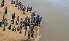 Một thầy giáo chết đuối khi bơi qua sông làm rẫy