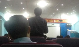 Họp phụ huynh chỉ bàn… chuyện tiền