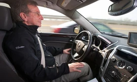 Tài xế sẽ "rảnh tay" nhờ công nghệ lái xe tự động. Nguồn: GM