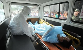 Diễn tập phòng chống dịch Ebola tại cộng đồng