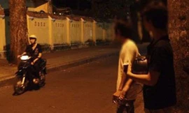 Trai gọi ở Sài Gòn: “Em khỏe, giá rẻ nè anh”