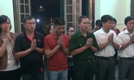 Người dân xếp hàng viếng tướng Giáp ngày giỗ đầu