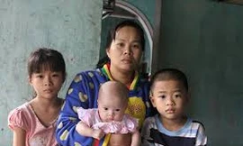 Ngóng người thân ở Hoàng Sa. Ảnh: Danviet