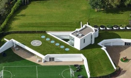 Căn biệt thự sang trọng của Balotelli