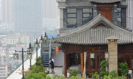 Cung điện hoành tráng trên đỉnh khách sạn cao tầng