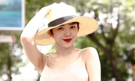 Tóc Tiên khoe vẻ mong manh với váy dây