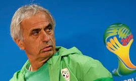 Tổng thống yêu cầu ở lại, HLV Algeria vẫn từ chức