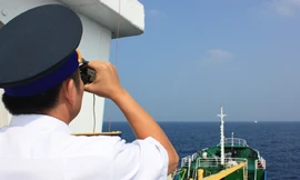 Lực lượng cảnh sát biển vùng 2 làm nhiệm vụ trên biển Ảnh: Nam Cường