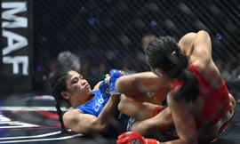 “Nữ hoàng Muay” Thanh Trúc bảo vệ thành công đai Lion Championship 
