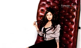 ‘Công chúa’ Yuri khoe chân dài trên High Cut