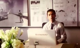 Một cảnh trong Transfomers 3 có thương hiệu Trung Quốc (Lenovo)