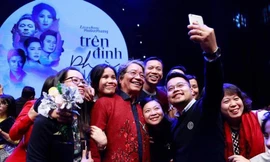 Ca sĩ duy nhất đặt được bài Phó Đức Phương?