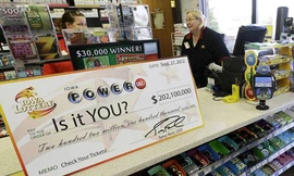 Lô xổ số độc đắc nửa tỷ USD gây sốt ở Mỹ