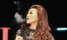 Thanh Hằng, Thu Minh bị phạt vì hút thuốc, hở ngực