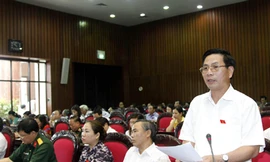 Đô thị bỏ hoang, sân bay 'thoi thóp'