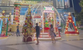Sài Gòn lên đèn xinh lung linh đón Giáng Sinh rồi đó, bạn đã chuẩn bị “lên đồ” chưa?