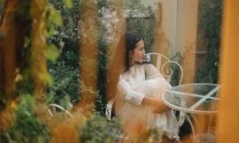 "Cô nàng Kim Ngưu" Bảo An hóa thiếu nữ trong veo, xinh ngỡ ngàng trong MV mới