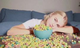 “Backyard Boy” càn quét TikTok, ngoài giai điệu hay còn gây bão vì “chủ nhân” quá xinh