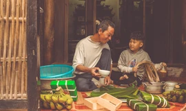 Ấm lòng trước mâm cơm ngày Tết cổ truyền miền Bắc của “Lão nông triệu view“