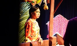 Vào vai mẹ nuôi của Nam Thư, Minh Dự “cân” từ bi sang hài trong vở kịch “Ngược Gió"