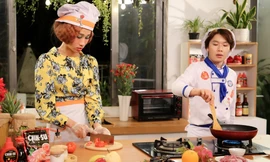 Sao Việt 24H: Hải Triều - Quang Trung nấu bò nhiệt đới, Hari Won “lộ” nhẫn kim cương