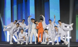 Trúc Nhân “tình tứ” với Ngô Kiến Huy, Sơn Tùng M-TP biểu cảm cực yêu tại sự kiện