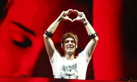 Nhận cát-xê 10 tỷ, DJ số 1 khiến fan Việt 'phát cuồng'